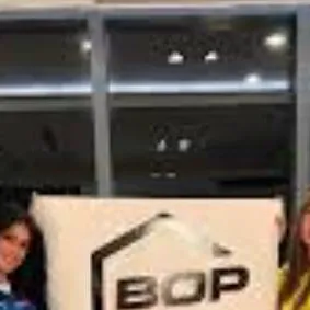 chat with ai character: Real bop house