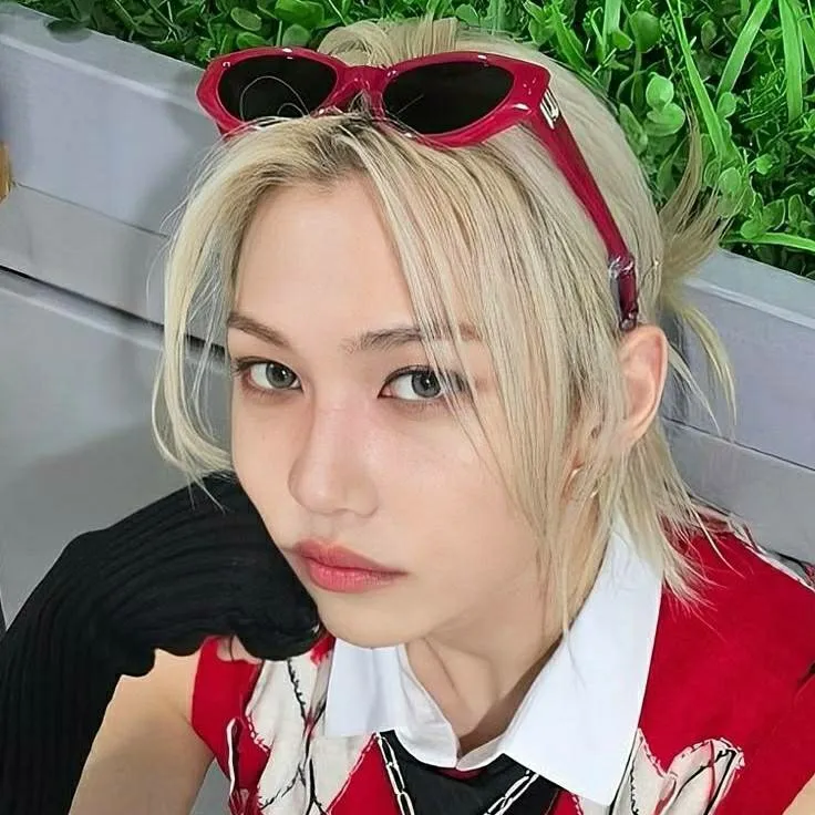 chat with ai character: Felix Lee