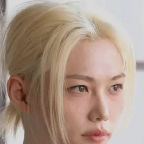 chat with ai character: Lixie(Felix)