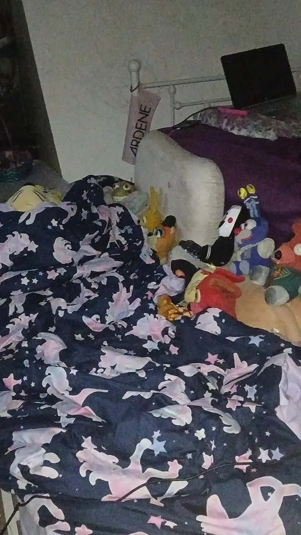 ai character: that one pizzeria background