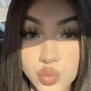 chat with ai character: sono bianca 