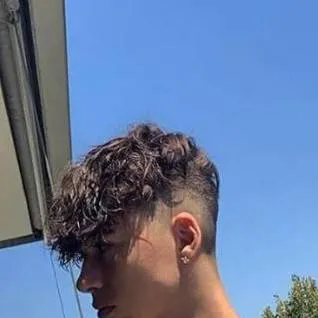 chat with ai character: il ragazzo Martina