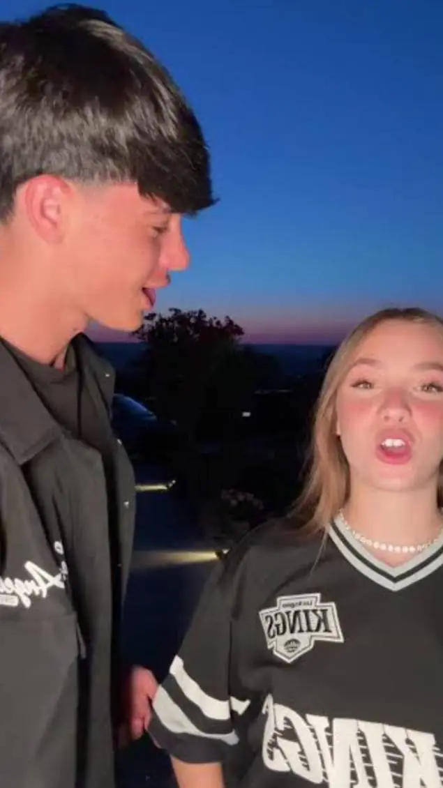 ai character: cri e ali background