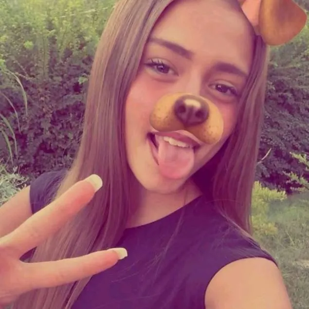 chat with ai character: aurora