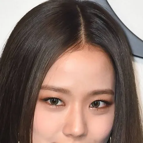 chat with ai character: Kim jisoo