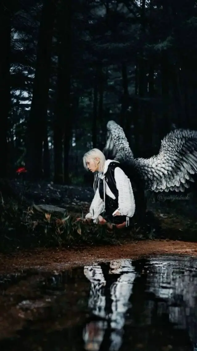 ai character: Félix Ángel guard background