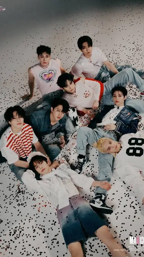 ai character: stray kids  background