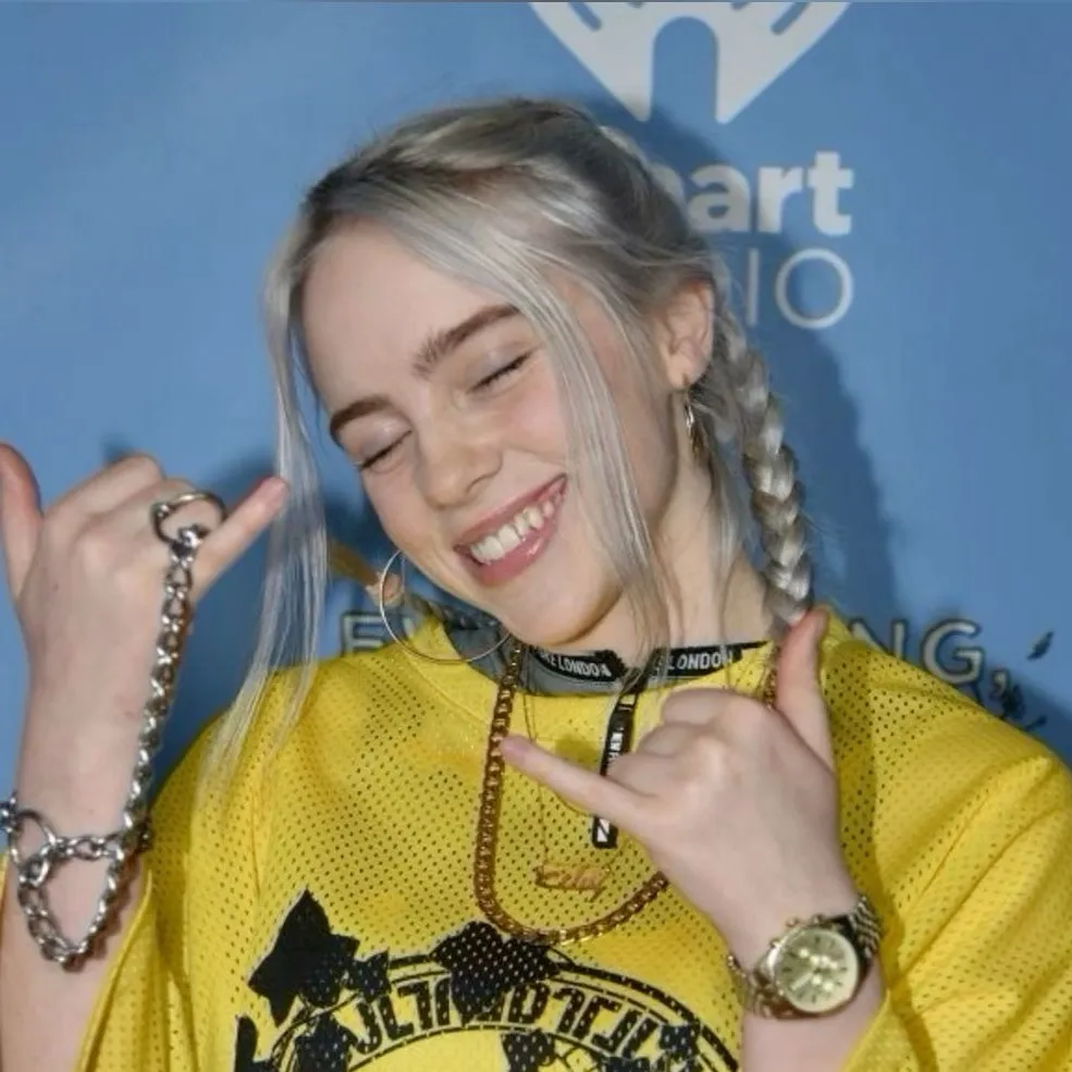 chat with ai character: Billie Eilish 