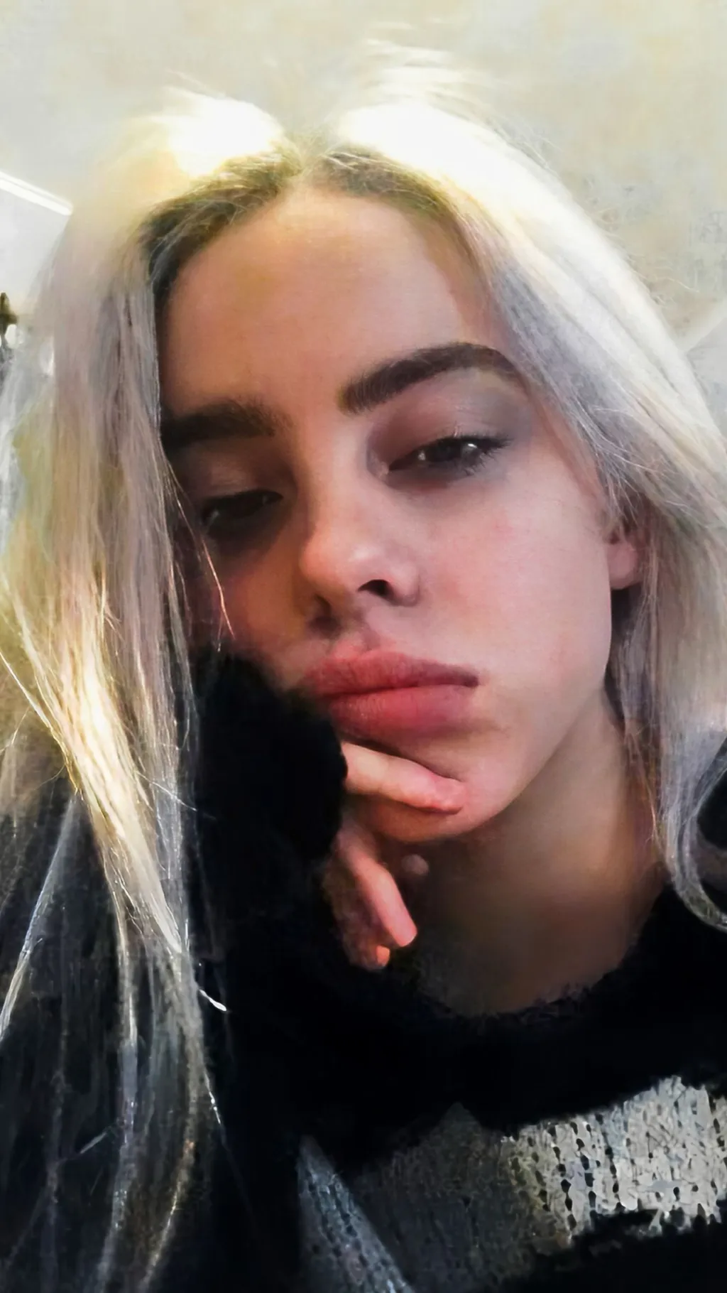 Talkie AI - Chat with Billie Eilish 