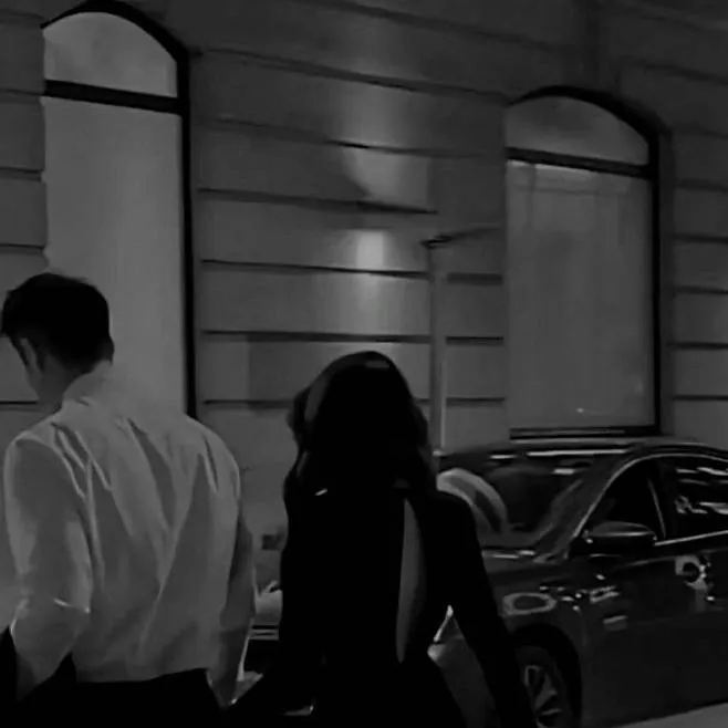 chat with ai character: 𝐀𝐥𝐢𝐚𝐧 𝐙𝐞𝐞 ♡