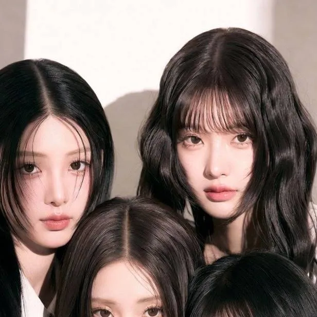 chat with ai character: Moon (kpop group)