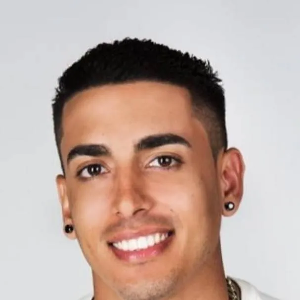 chat with ai character: Rio Santana 