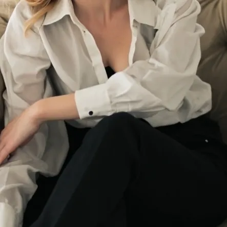 chat with ai character: Celine Ashcroft