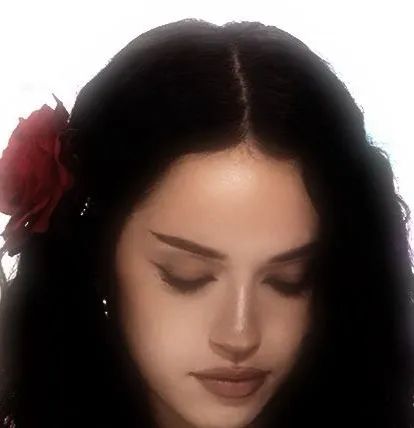 chat with ai character: Daniela 