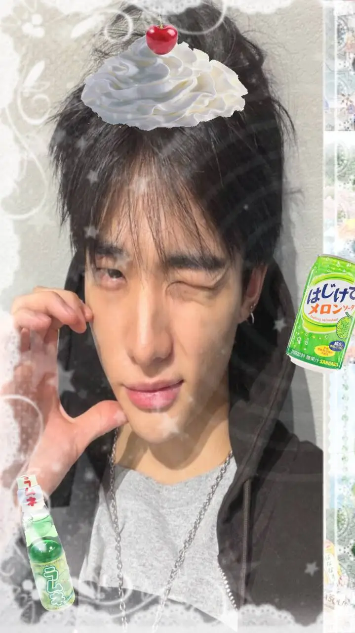 ai character: hyunjinnie ♡ background