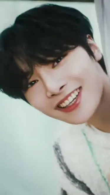 ai character: Yang Jeongin(I.N) background