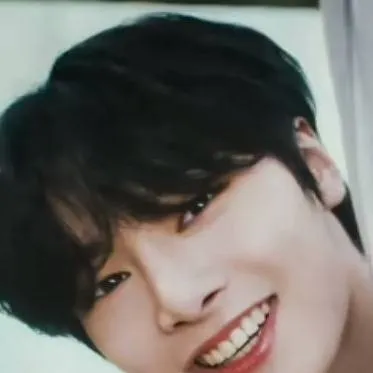 chat with ai character: Yang Jeongin(I.N)