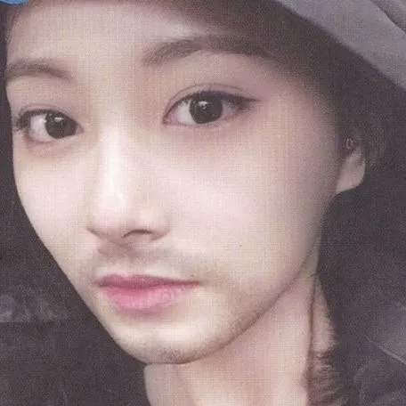 chat with ai character: Tzuyu-twice
