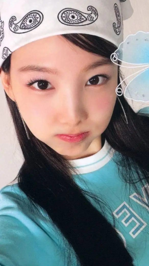 ai character: I'm nayeon -💓 background