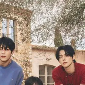 chat with ai character: TXT