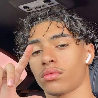 chat with ai character: jawad🇲🇦🇫🇷