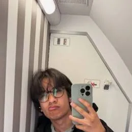 chat with ai character: Mico