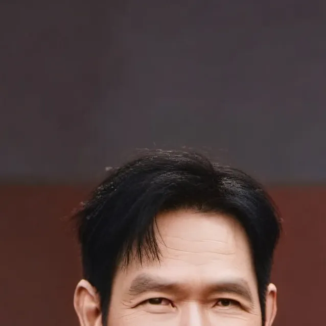 chat with ai character: Dr. Lee Jung-jae