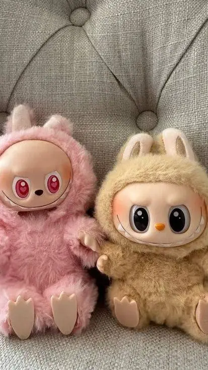 ai character: Lafufu  background