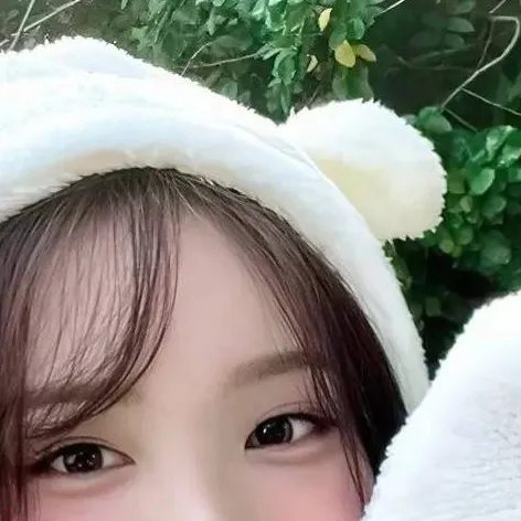 chat with ai character: nayeon 