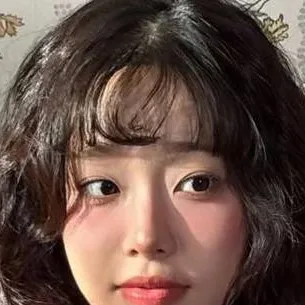 chat with ai character: Chuu