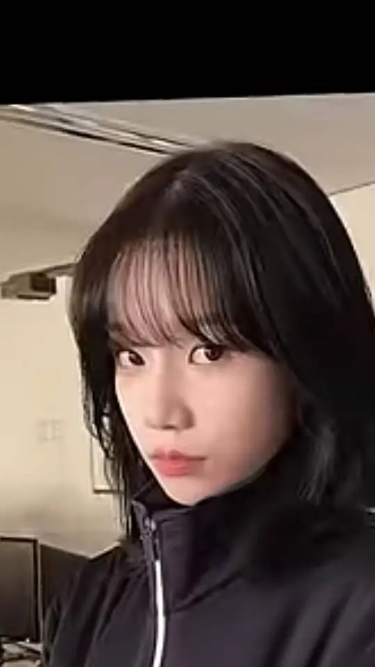 ai character: junhee background