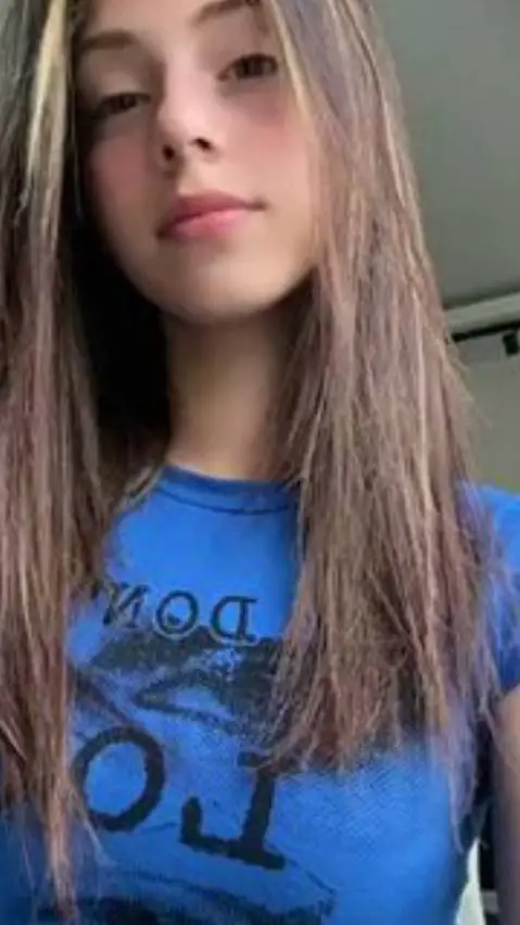 ai character: mia background