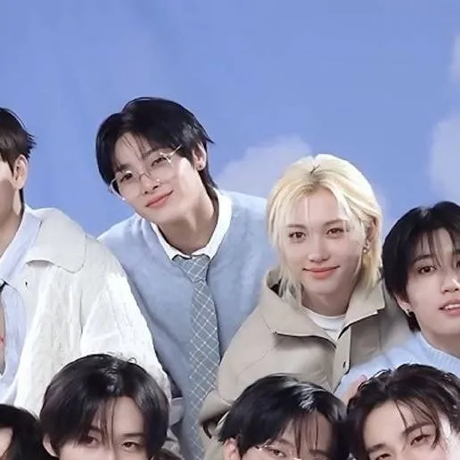 chat with ai character: stray kids