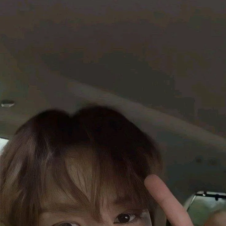 chat with ai character: 🐰😺{LEE KNOW}😺🐰