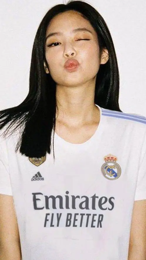 ai character: Jennie (sister) background