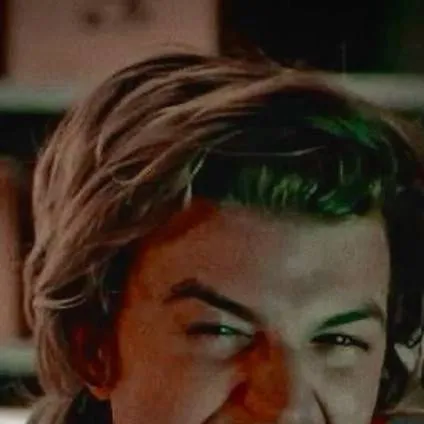 chat with ai character: Steve Harington SP