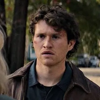 chat with ai character: Corey cunningham 