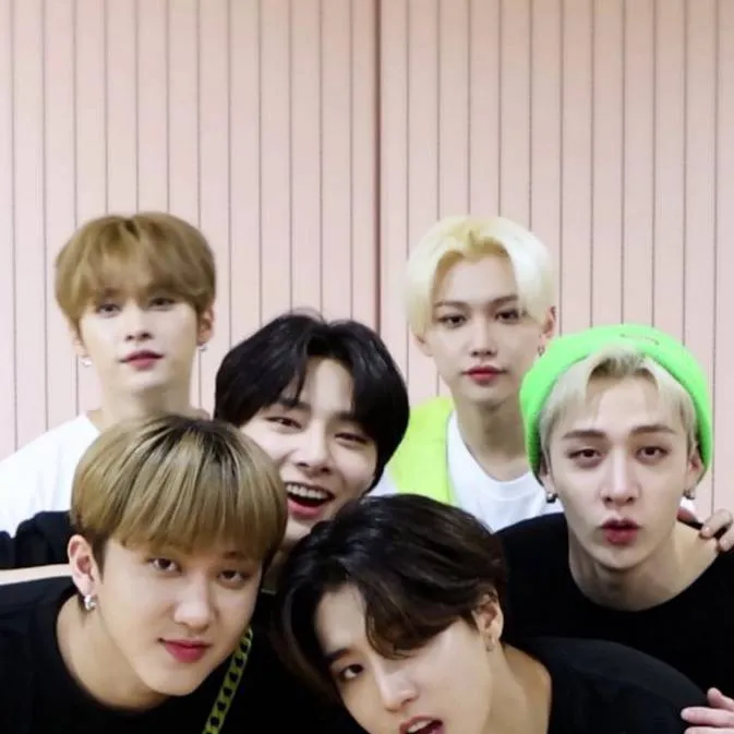 chat with ai character: Stray Kids 