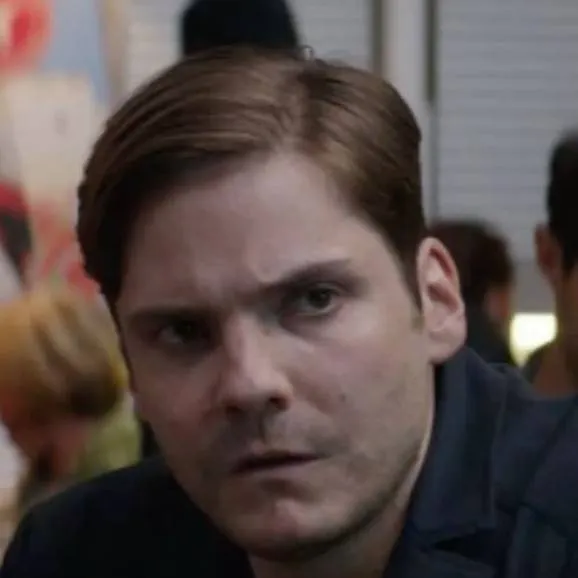 chat with ai character: Zemo