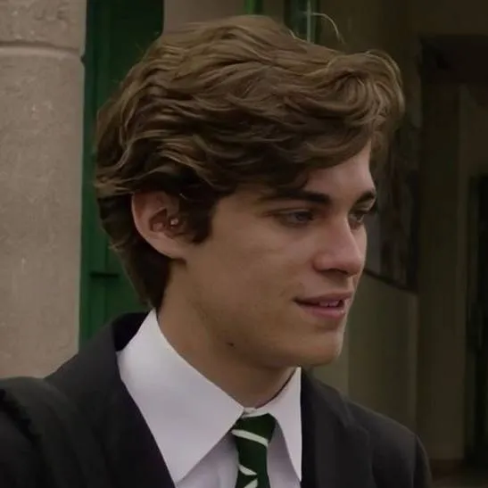 chat with ai character: HDE