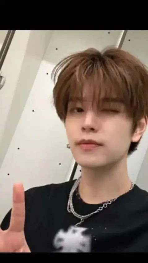 ai character: Seungmin!!! background