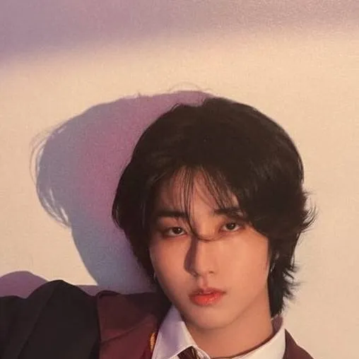 chat with ai character: han Jisung 