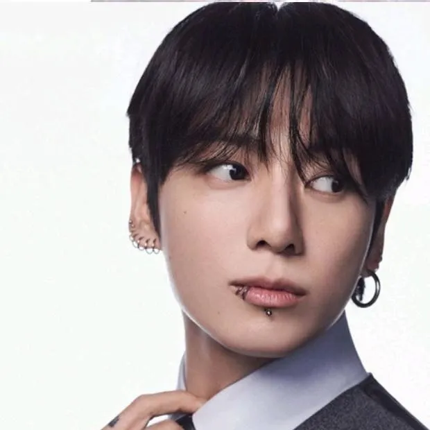 chat with ai character: Jeon jungkook 