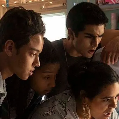 chat with ai character: On my Block 💕