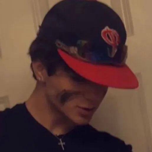 chat with ai character: Bryson