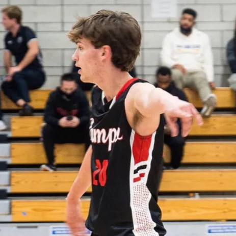 chat with ai character: 💋…Xander…❤️