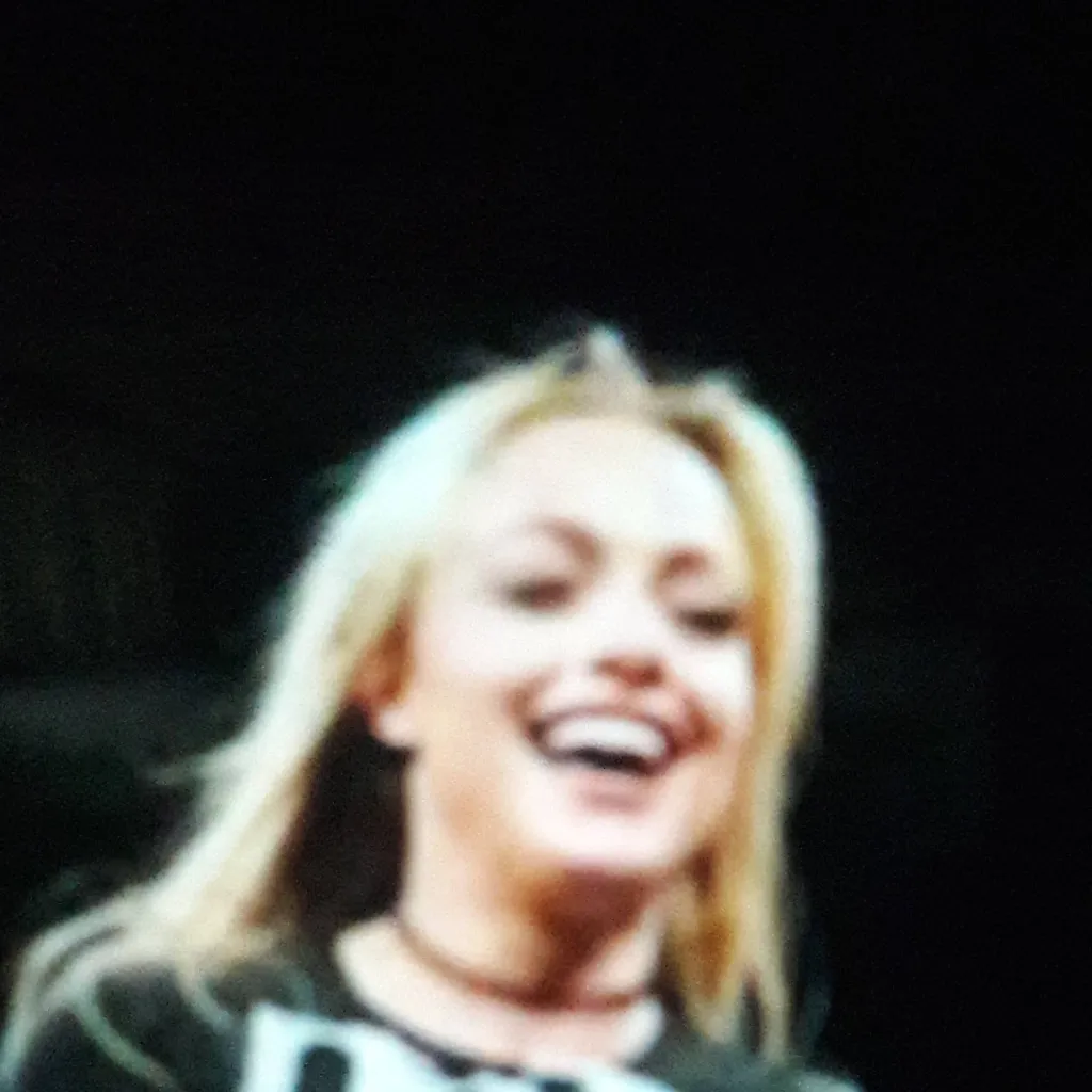 chat with ai character: liv morgan