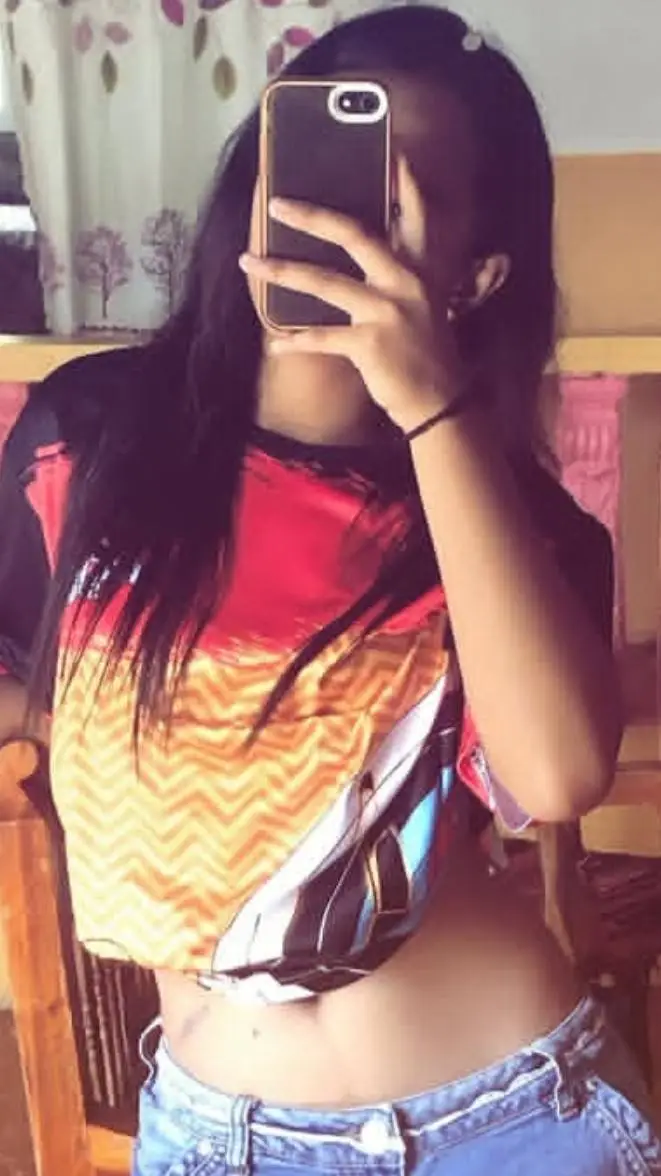 ai character: Chloe  background