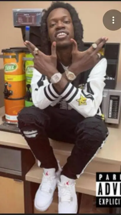 ai character: foolio  background