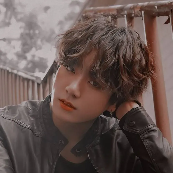 chat with ai character: Junkook 